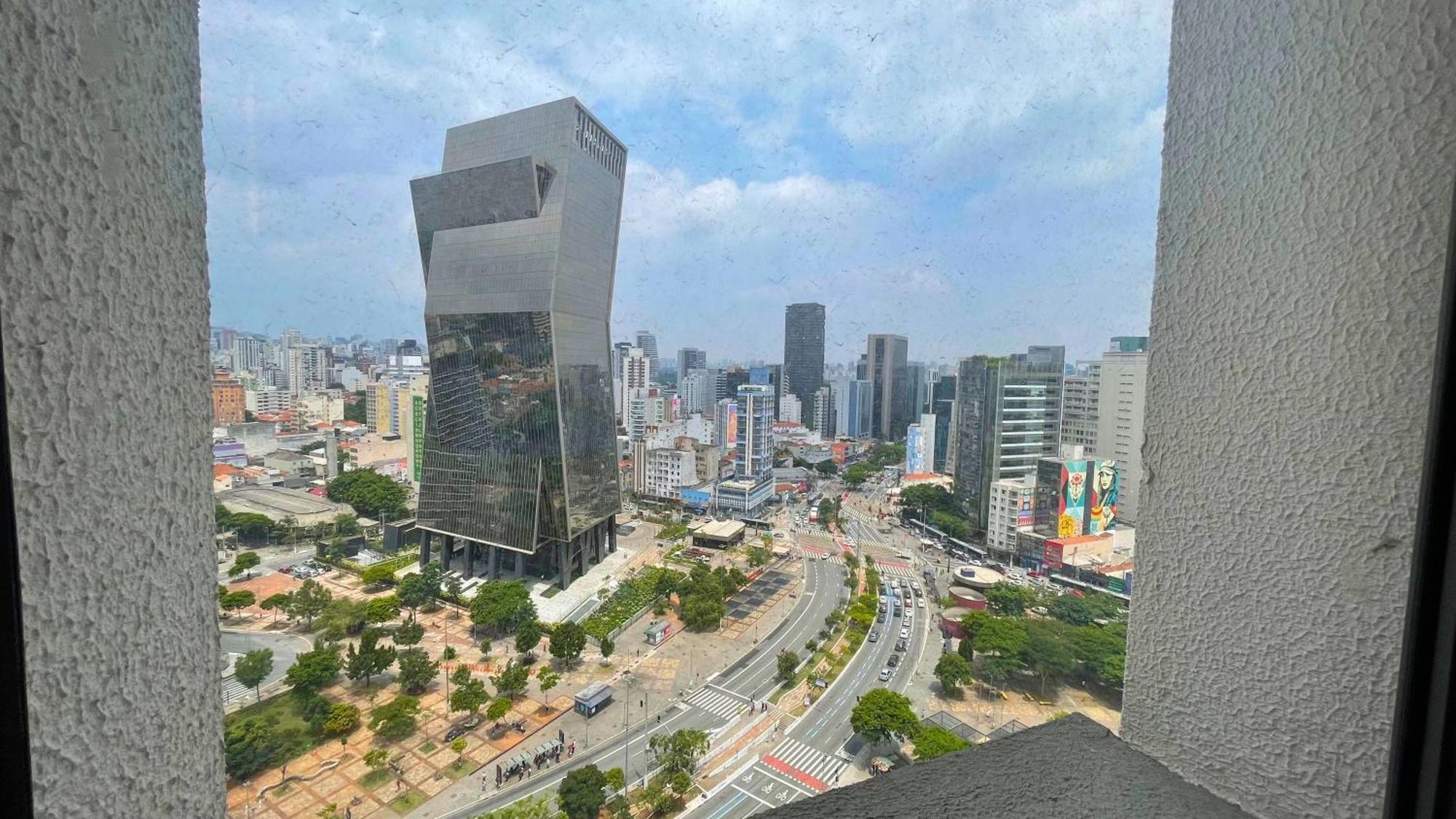 Booksampa Estudio Houx 2111 Prox Metro Faria Lima *