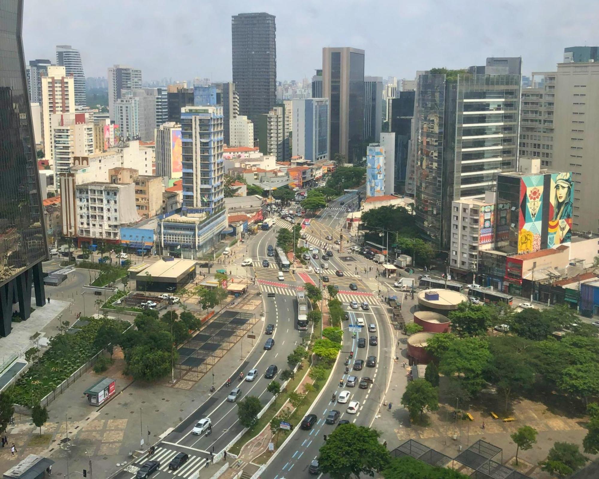 Booksampa Estudio Houx 2111 Prox Metro Faria Lima *